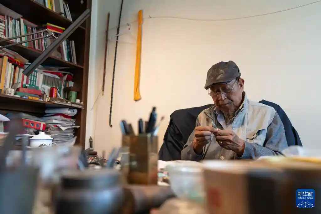 金属作纸，乌铜为墨：非遗技艺书写时光诗篇