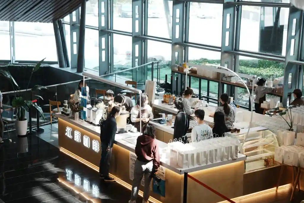 零门槛零费用欢唱团引爆基层，剧院革命悄然兴起