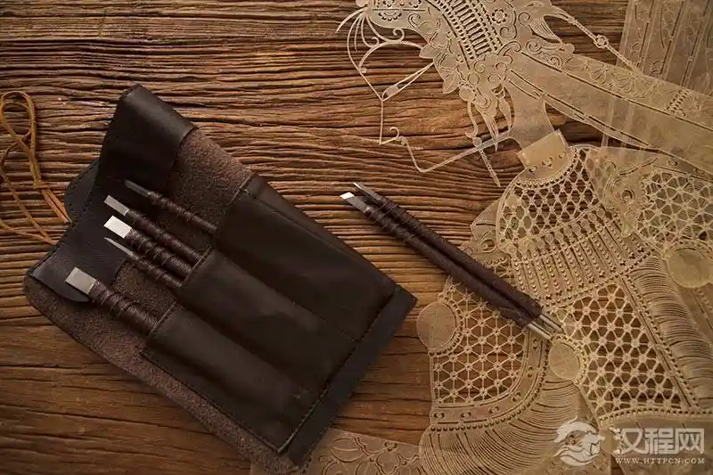 《光影匠心：李老汉与陇东皮影的传承之路》
