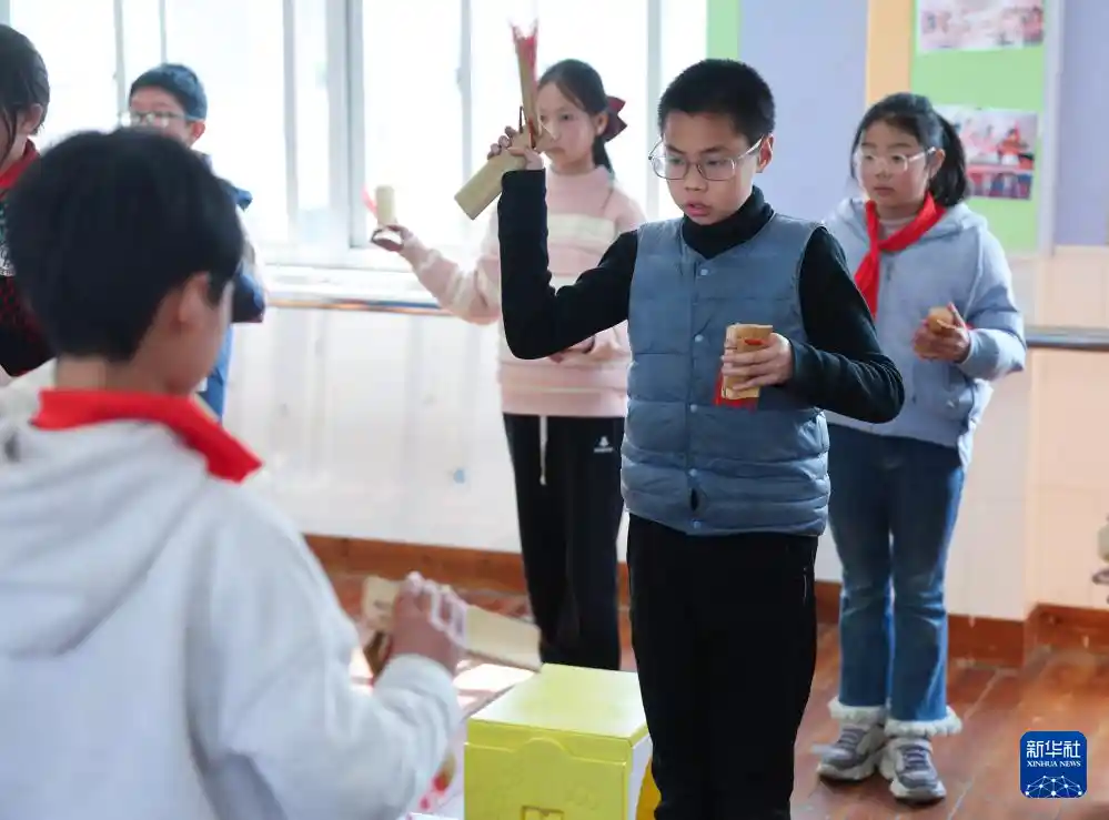 浙江诸暨：乡村校园唱响传统戏剧新声