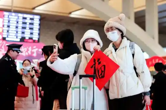 2025春运：暖心瞬间全记录
