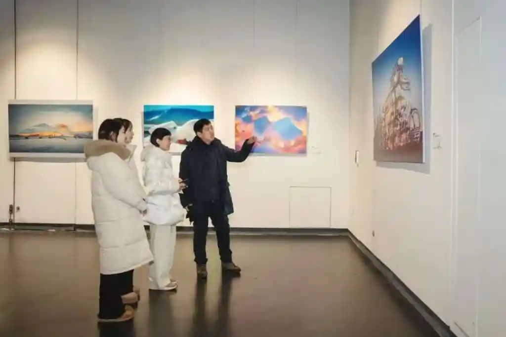 冰雪之美：展现中国特色冰雪文化