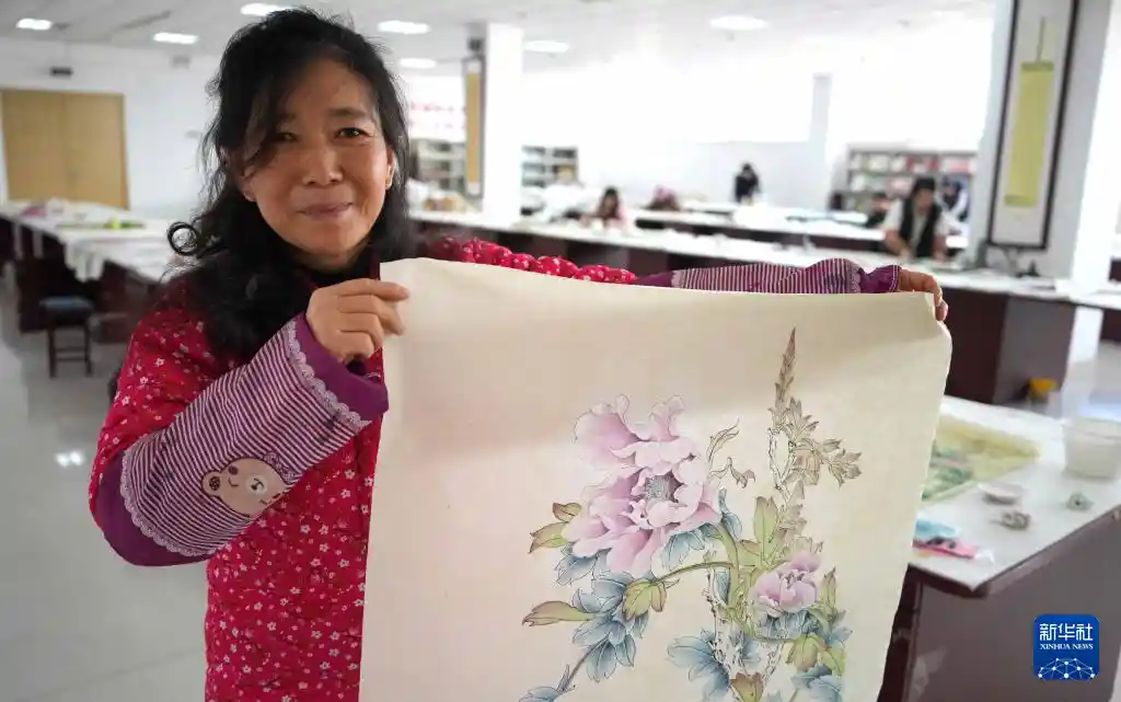 山东巨野：巧手丹青迎新春 工笔画作俏市场