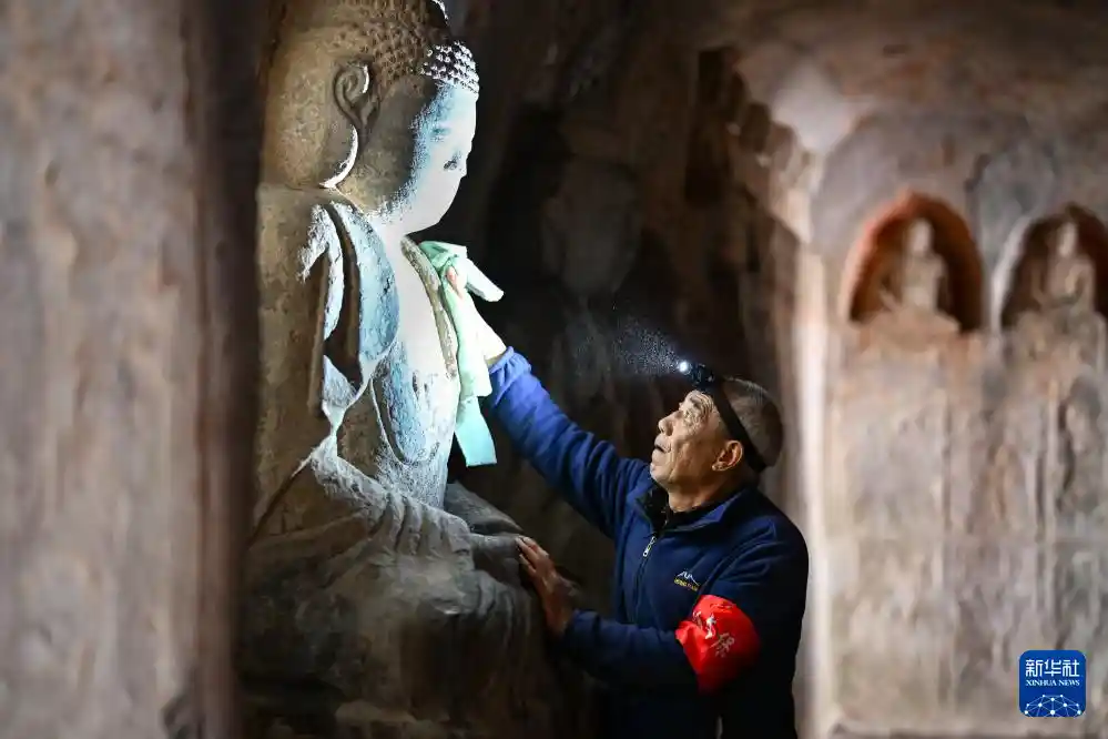 云端孤寺三十载：守宝人的新时代文化坚守