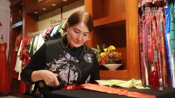 [千城百县看中国·匠心传承] 山东枣庄：指尖上的艺术，盘扣里的方寸繁华