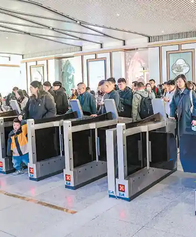 解锁高铁购票新姿势：除了单次一票，这些隐藏福利你get了吗？