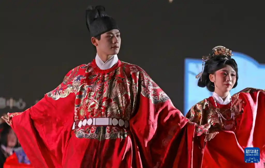 汉服之美闪耀黄河之滨：一场穿越时空的时尚大秀