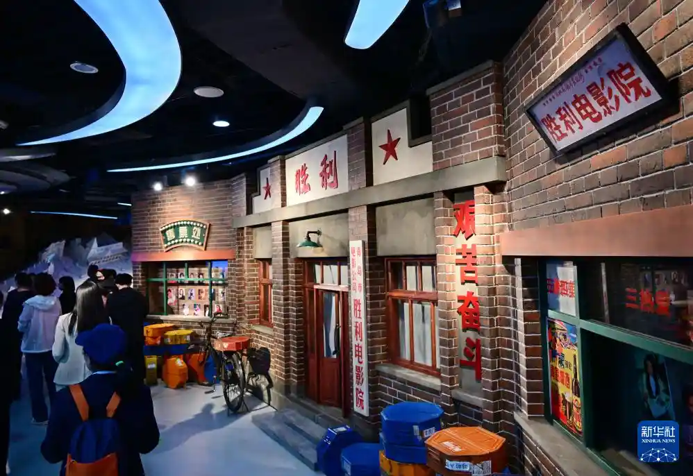青岛邂逅中国电影120周年：光影流转的主题展
