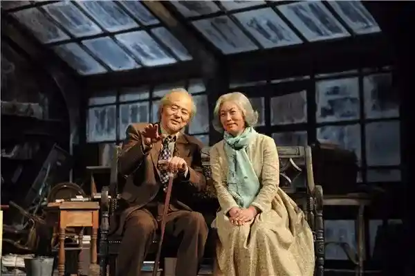 《京城再现经典火花：人艺演绎《洋麻将》全新魅力》