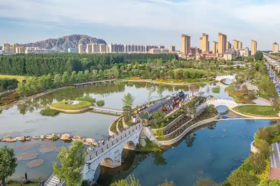 千年石韵焕新颜，活力新城引关注