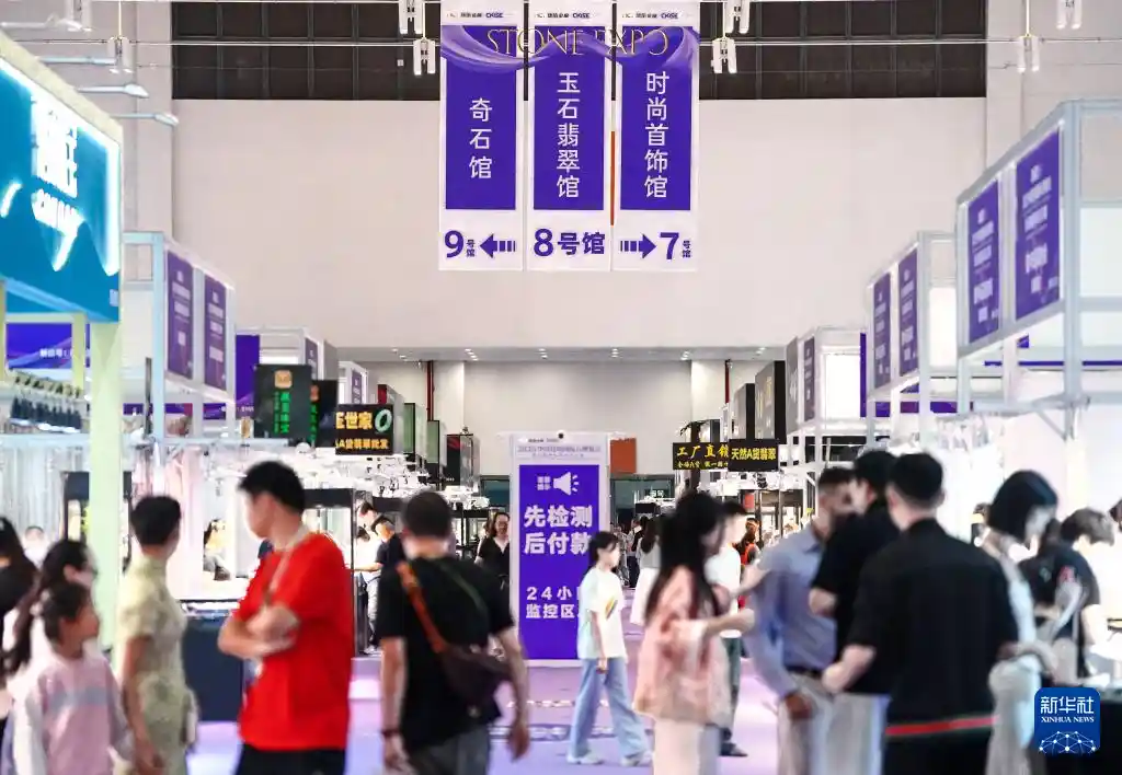 2025昆明国际石博会璀璨启幕：奇石盛宴引领全球目光