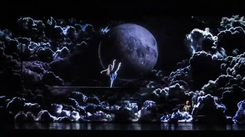 《神曲》引爆视听革命：意大利音乐剧狂飙多元旋律