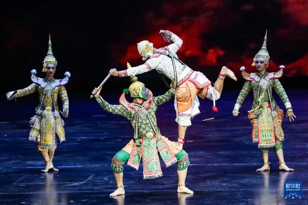 丝路韵动·艺启未来：敦煌文博会文艺演出共绘文明交响