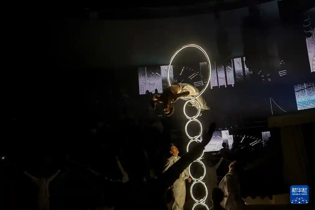 中国杂技团问鼎布达佩斯国际马戏节最高荣誉