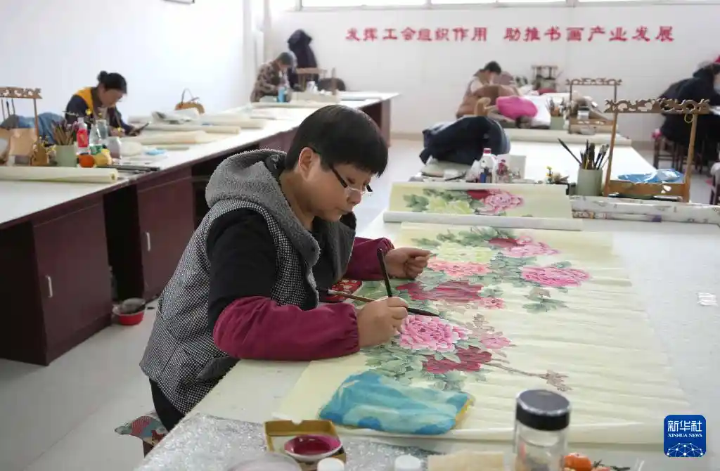 工笔画热销节前市场 山东巨野绘就文化经济新画卷