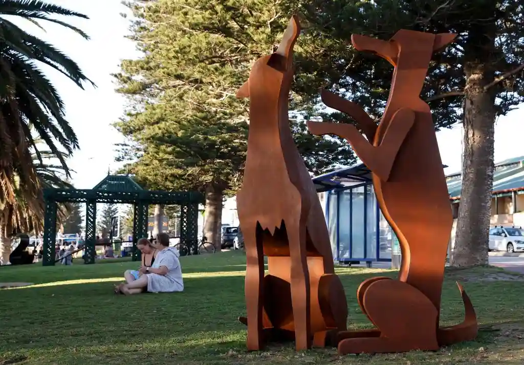 海滨雕塑展再掀艺术浪潮，珀斯迎来创意风暴