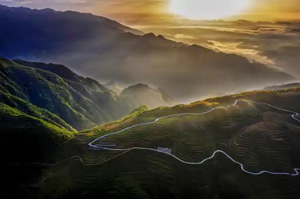 梵净山下江口出圈！养心天堂空降央视《300秒看家乡》