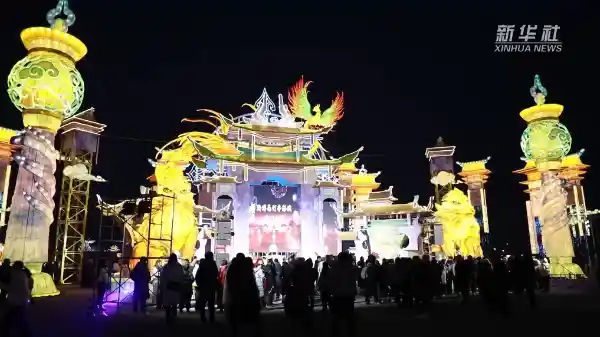 花灯点亮新春 万家祝福入画来