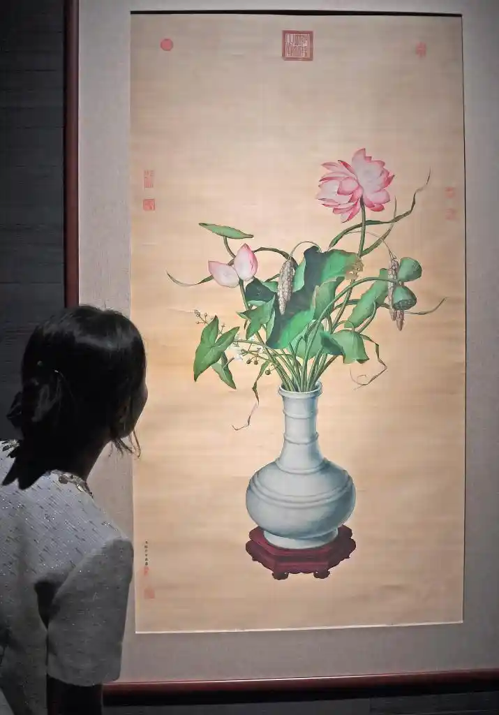 乾隆珐琅彩茶壶惊现苏富比 亚洲艺术周掀收藏狂潮